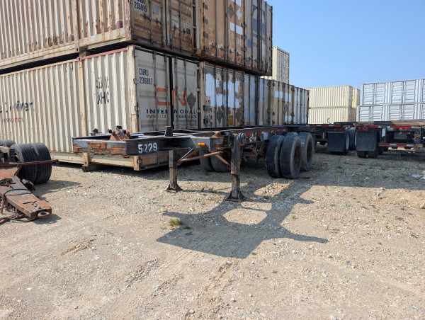 1988 Mond 20ft Container Chassis