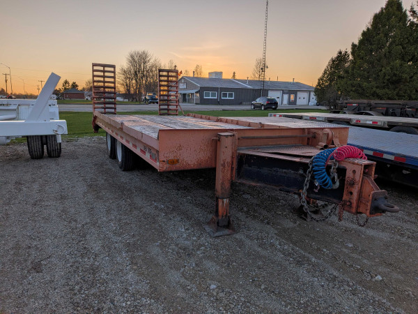 1990 Dobson Flat Deck Tag Trailer