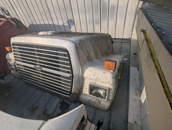 Ford L9000 Hood